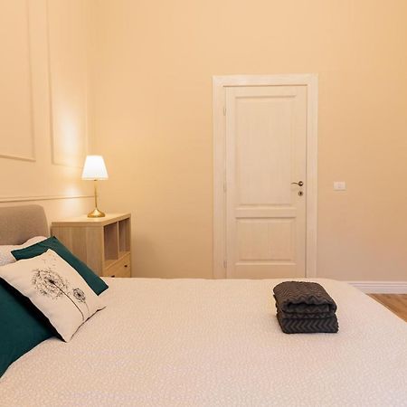 Cozy Apartment In The Historical City Center ทิมิชัวรา ภายนอก รูปภาพ